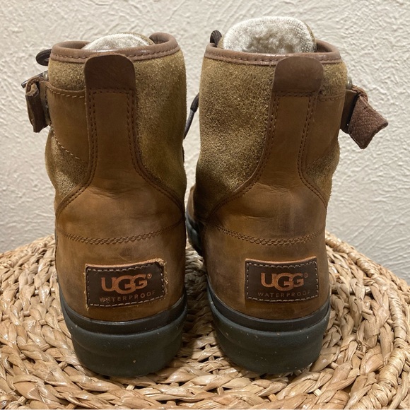 Women’s Ugg Waterproof Boots Size 8 - Picture 2 of 5